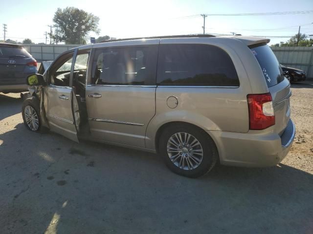 2014 Chrysler Town & Country Touring L