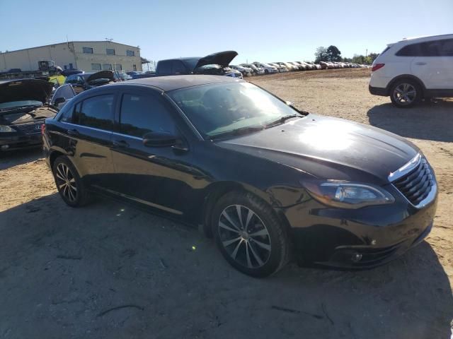 2013 Chrysler 200 Touring