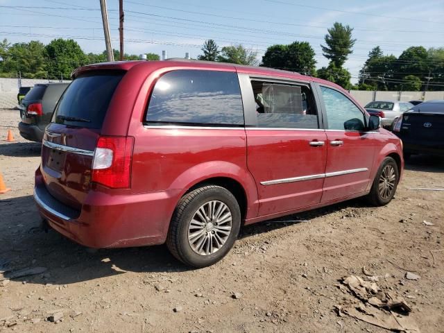 2014 Chrysler Town & Country Touring L