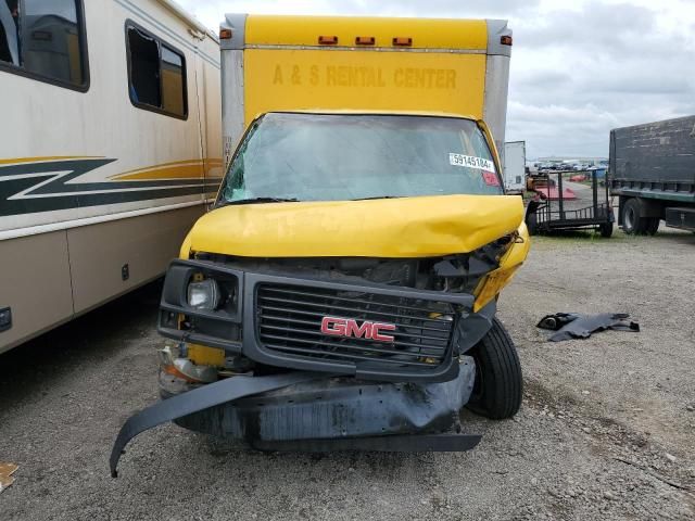 2004 GMC Savana Cutaway G3500