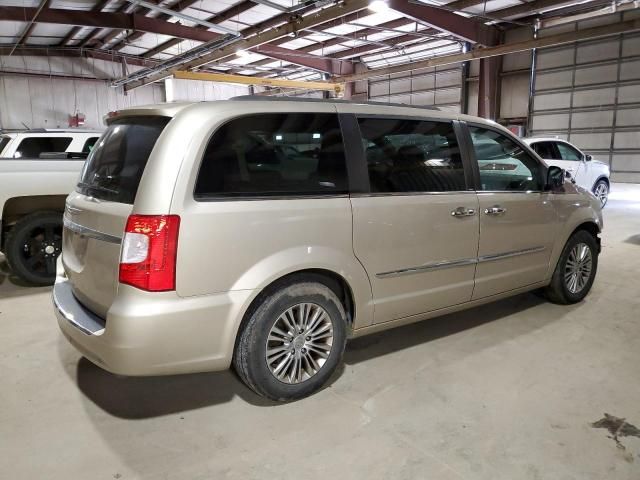 2013 Chrysler Town & Country Touring L