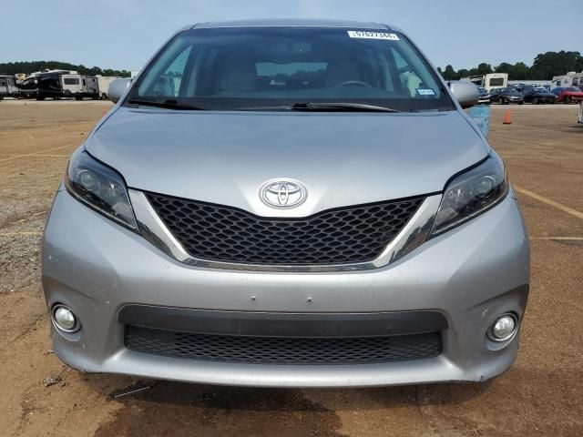 2015 Toyota Sienna Sport