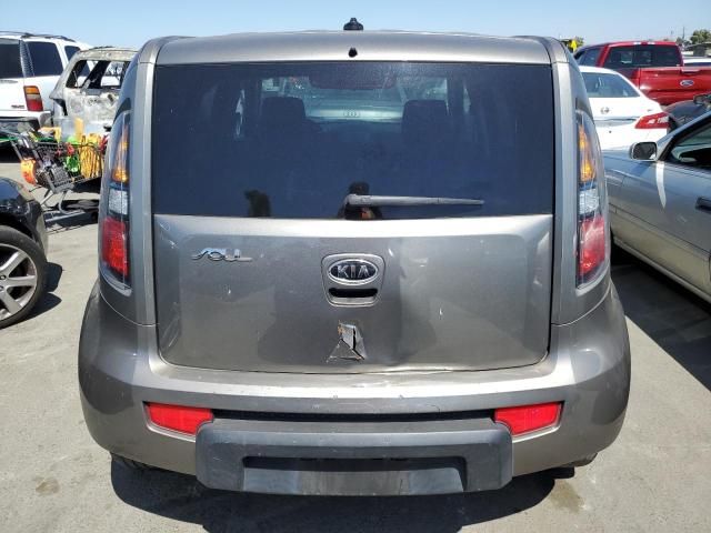 2010 KIA Soul +