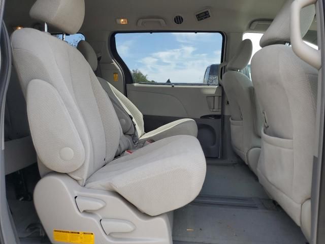 2014 Toyota Sienna LE