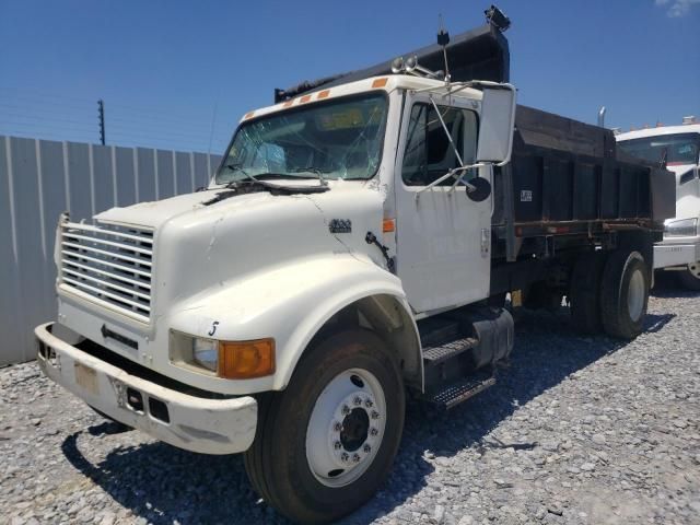 2001 International 4000 4700