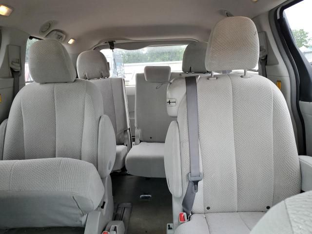 2011 Toyota Sienna LE