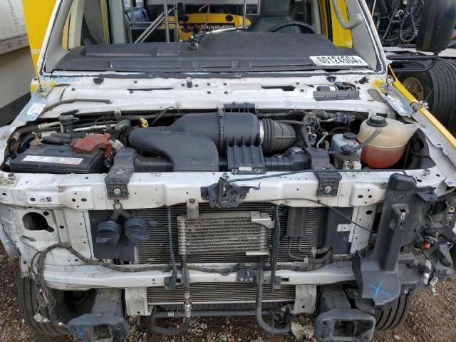2018 Ford Econoline E450 Super Duty Cutaway Van