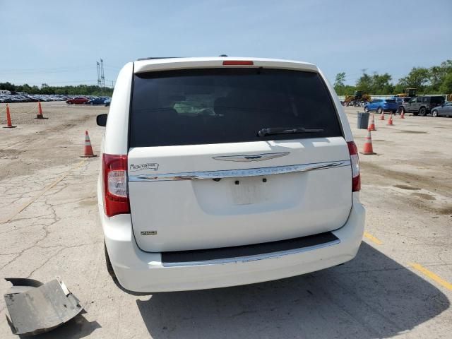 2013 Chrysler Town & Country Touring