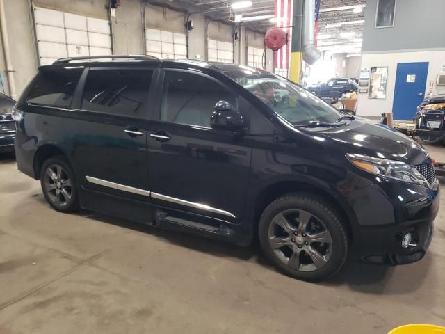 2016 Toyota Sienna SE