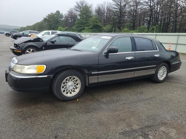 1999 Lincoln Town Car Signature