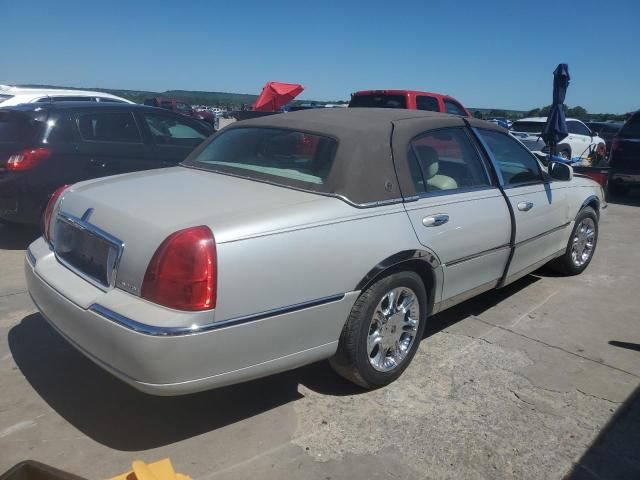 2006 Lincoln Town Car Signature