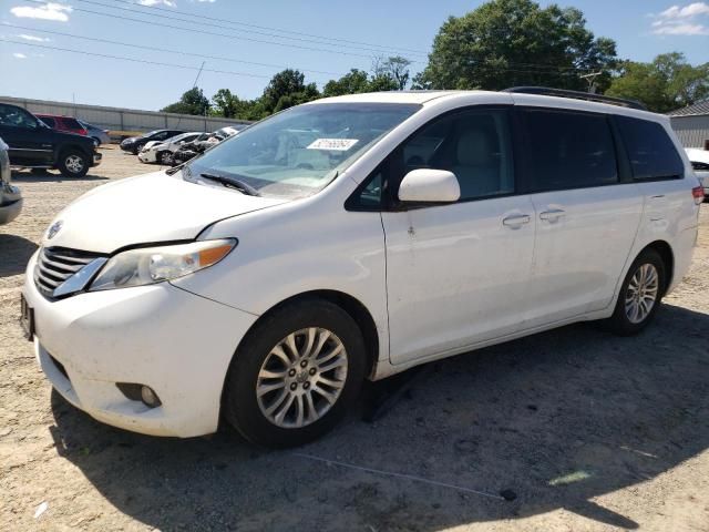 2012 Toyota Sienna XLE