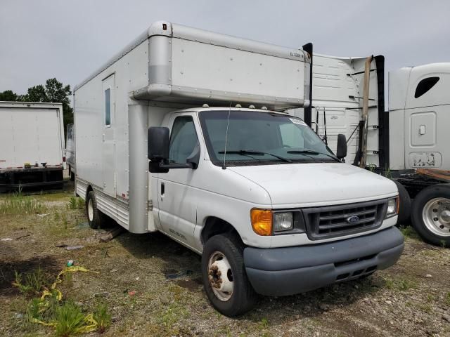 2007 Ford Econoline E450 Super Duty Cutaway Van