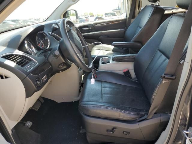 2013 Chrysler Town & Country Touring L