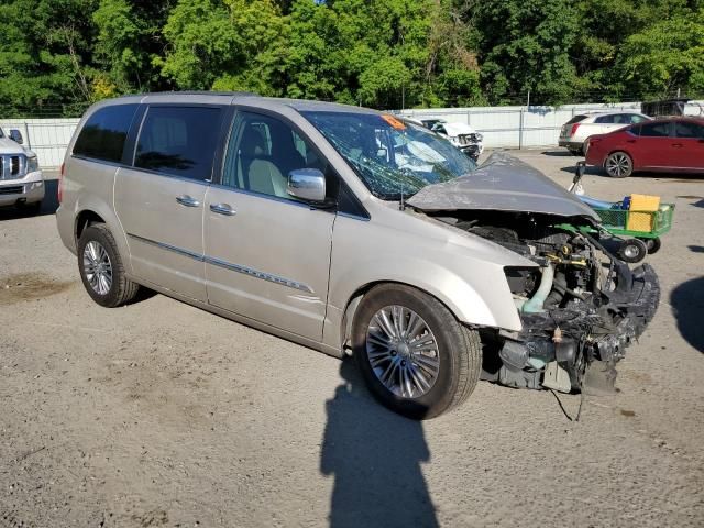 2014 Chrysler Town & Country Touring L