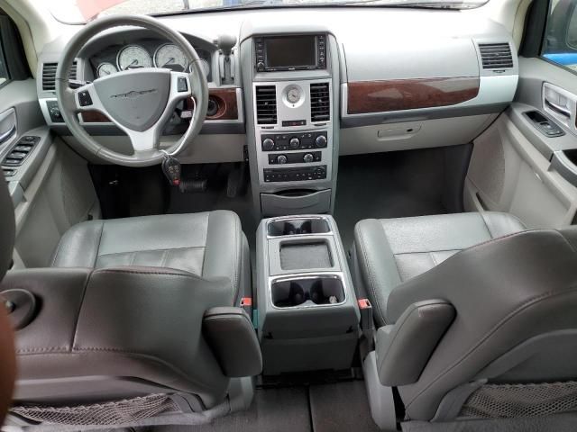 2010 Chrysler Town & Country Touring