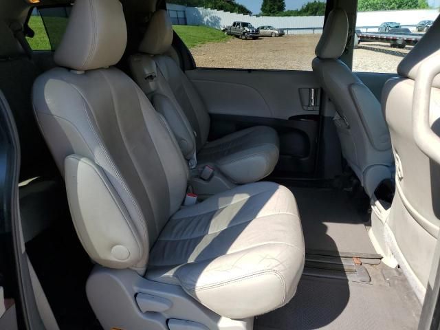 2013 Toyota Sienna XLE