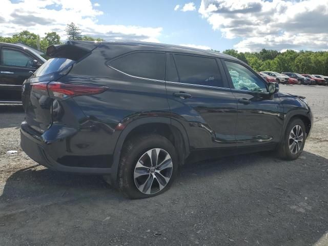 2024 Toyota Highlander LE