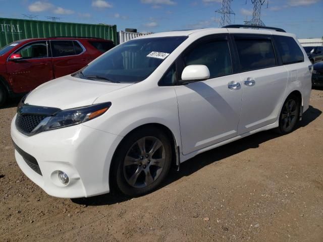 2015 Toyota Sienna Sport