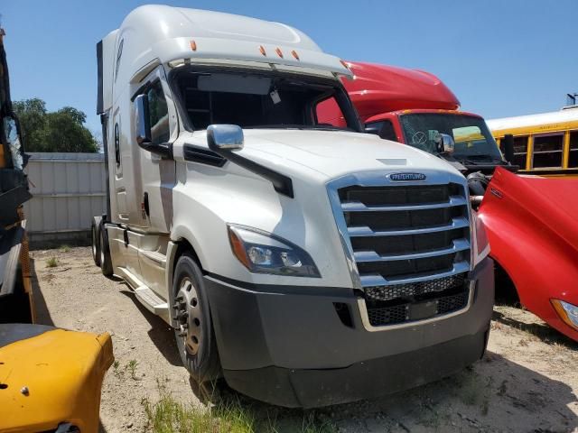 2019 Freightliner Cascadia 126