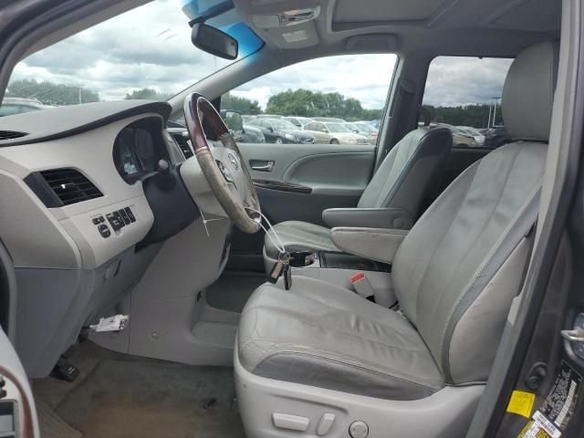 2013 Toyota Sienna XLE