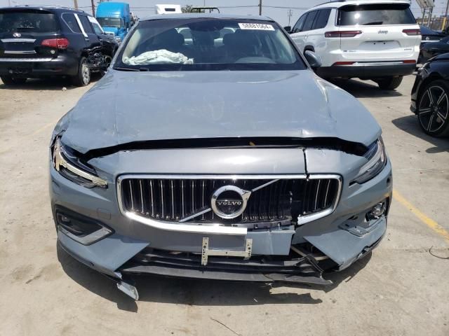 2022 Volvo S60 B5 Inscription