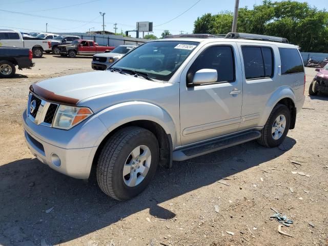 2005 Nissan Pathfinder LE