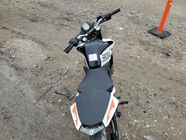 2020 KTM 200 Duke