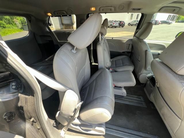 2017 Toyota Sienna XLE