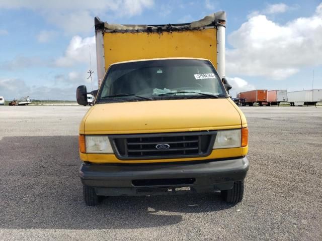 2005 Ford Econoline E350 Super Duty Cutaway Van