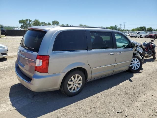 2016 Chrysler Town & Country Touring