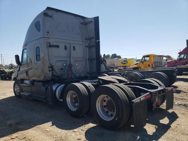 2020 Freightliner Cascadia 126