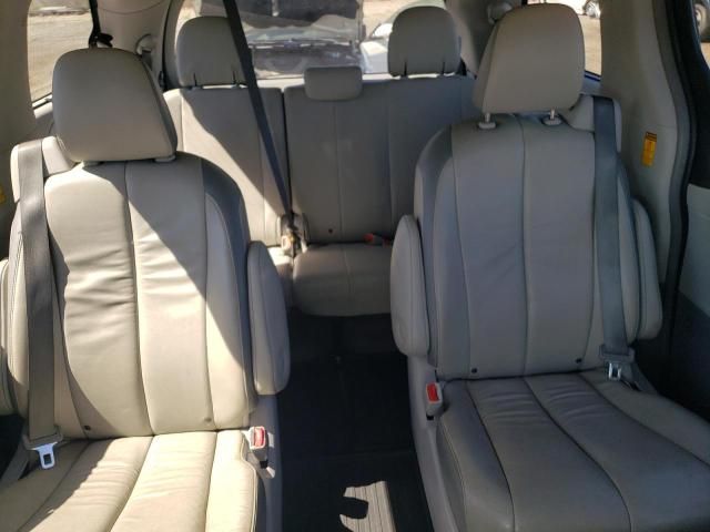 2014 Toyota Sienna XLE