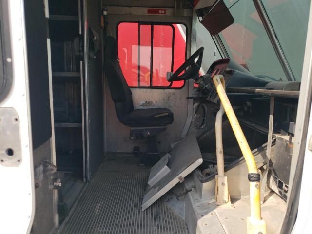 2004 Freightliner Chassis M Line WALK-IN Van