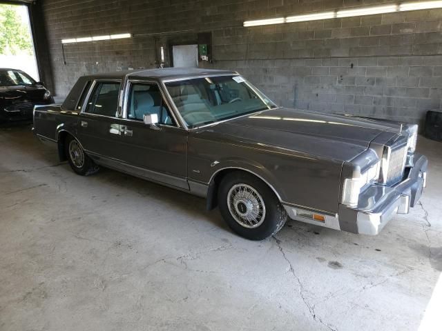 1988 Lincoln Town Car Signature