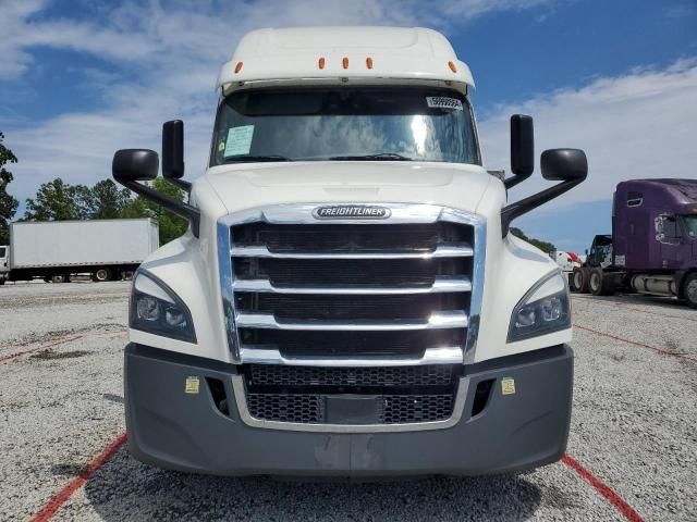 2020 Freightliner Cascadia 126