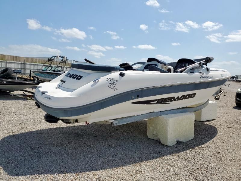 2000 Seacraft Boat