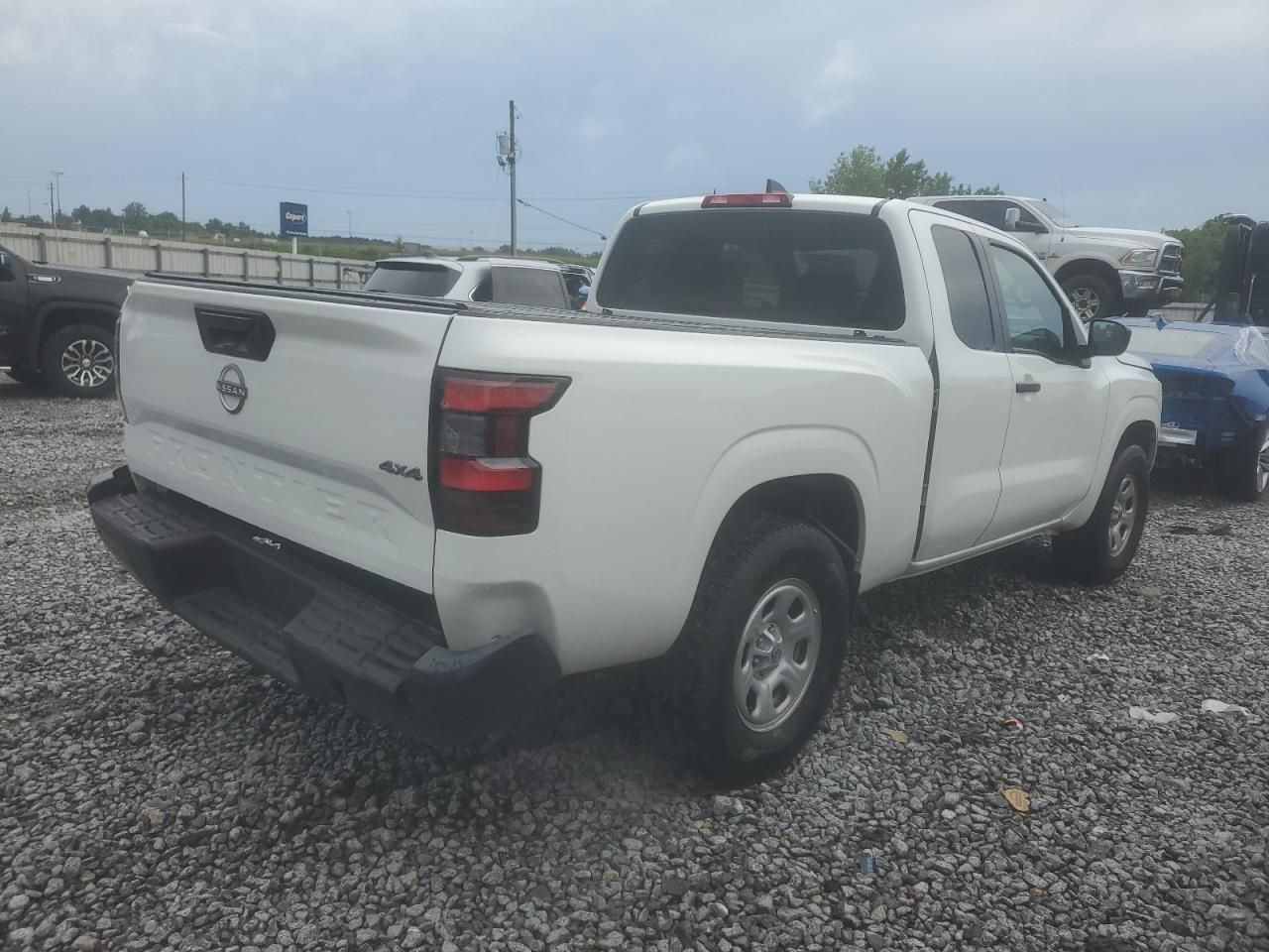 2023 Nissan Frontier s