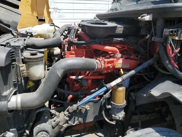 2018 International LT625
