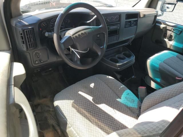 2005 GMC Savana Cutaway G3500