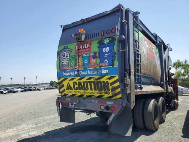 2010 American La France Condor Refuse Truck