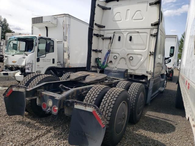 2019 Freightliner Cascadia 126
