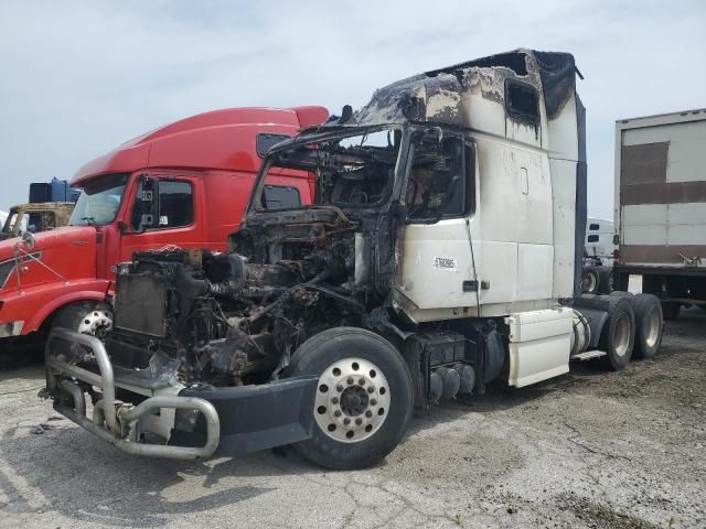 2012 Volvo VNL Semi Truck