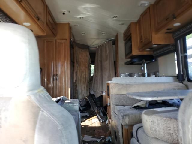 2017 Ford Econoline E450 Super Duty Cutaway Van