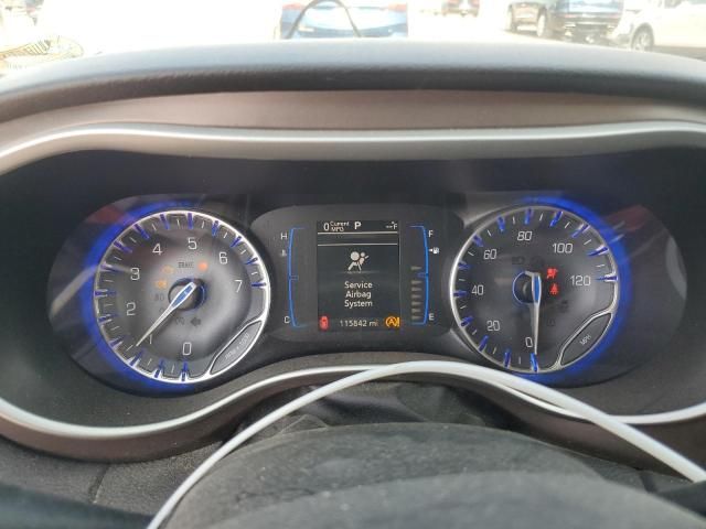 2017 Chrysler Pacifica Touring l