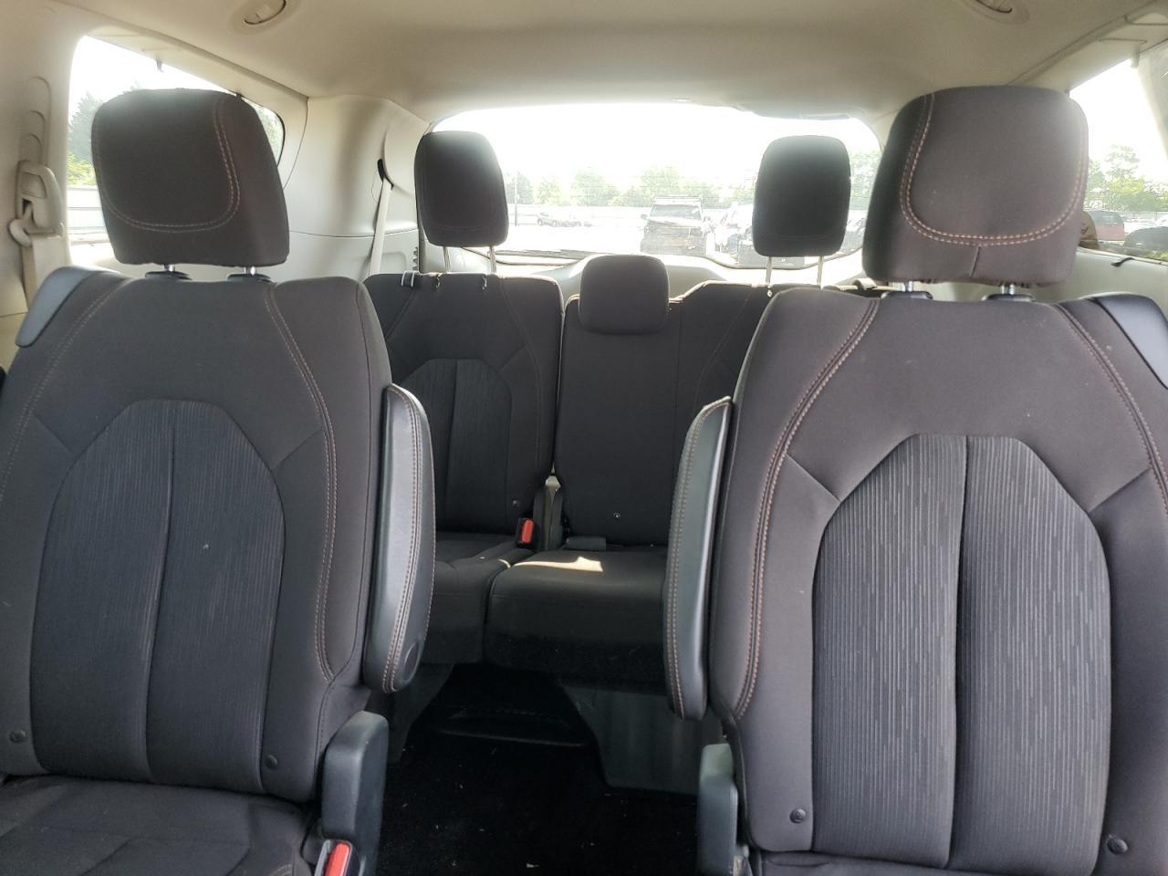 2017 Chrysler Pacifica Touring l