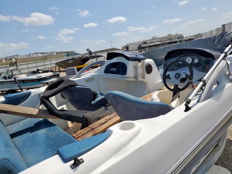 2000 Seacraft Boat