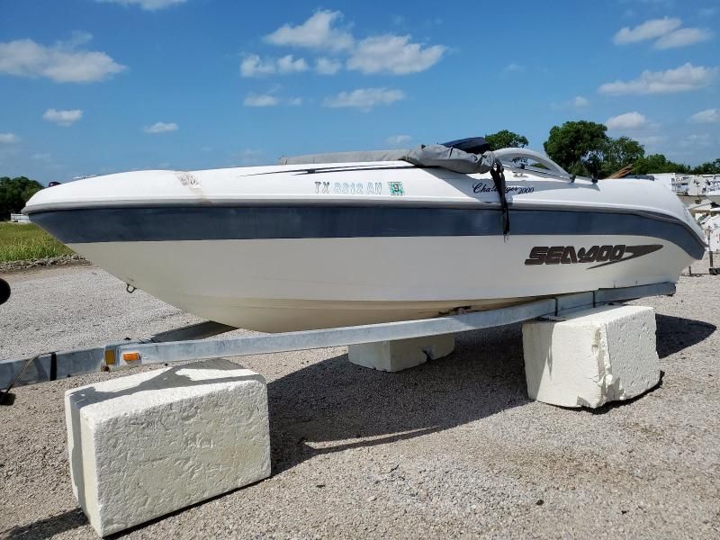 2000 Seacraft Boat