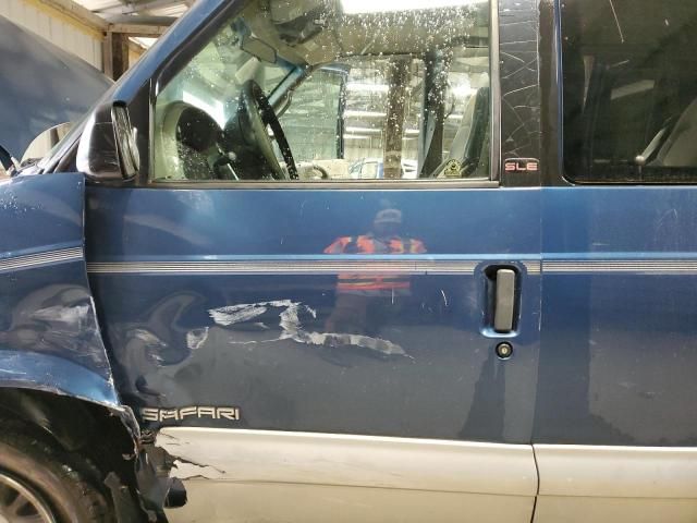 2000 GMC Safari XT