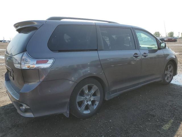 2011 Toyota Sienna Sport